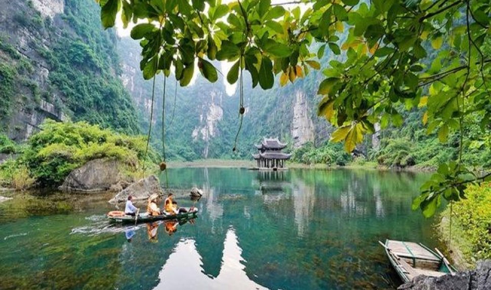 Explore Bai Dinh And Trang An