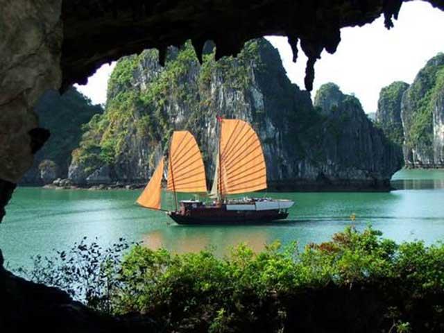 Overnight Cruise In Ha Long Bay