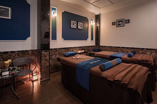 Relaxing At Comfy Spa