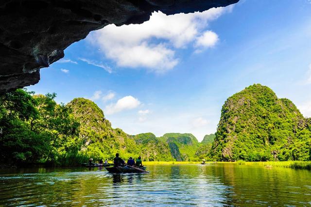 Hanoi - Ninh Binh - Halong - Hanoi 5 Days