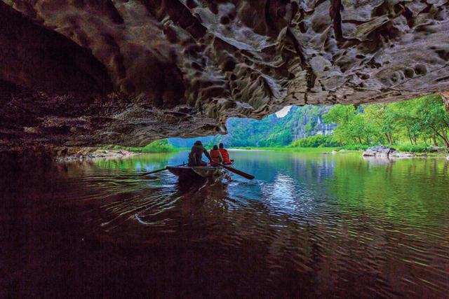 Hoa Lu - Tam Coc Tour With Mua Cave