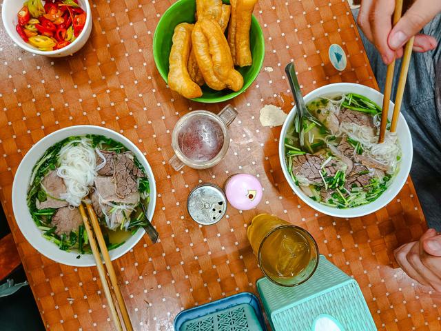 Hanoi street food tastes