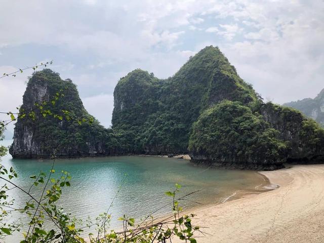 Halong 1 day luxury group tour